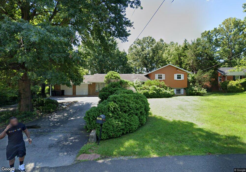 8905 Briarcroft Ln, Laurel, MD 20708 - photo 1