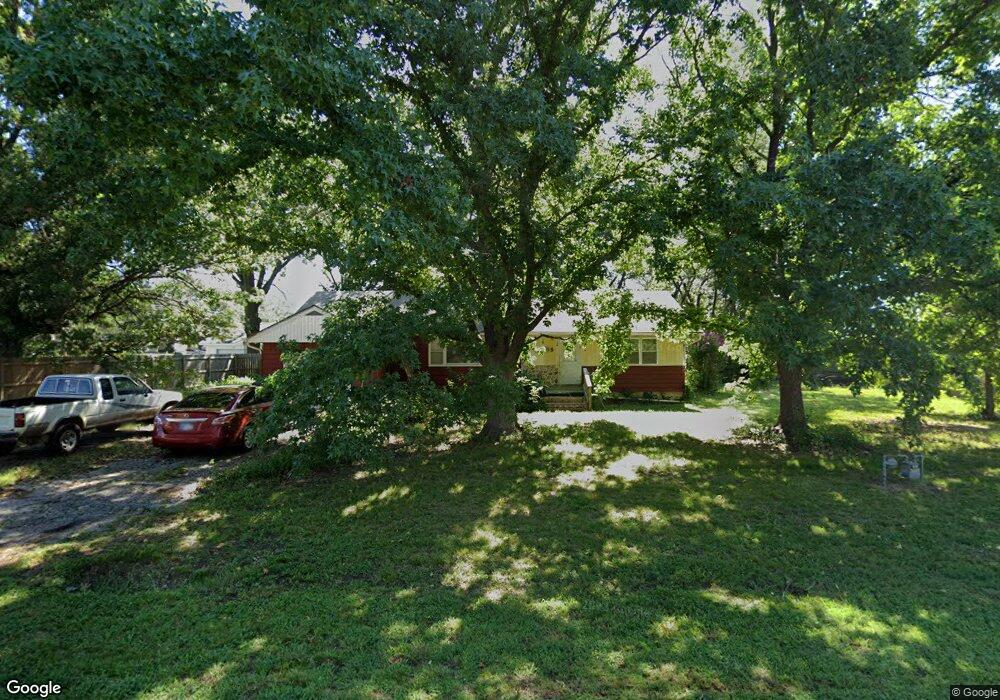 705 Wabash St, Altamont, KS 67330 - photo 1