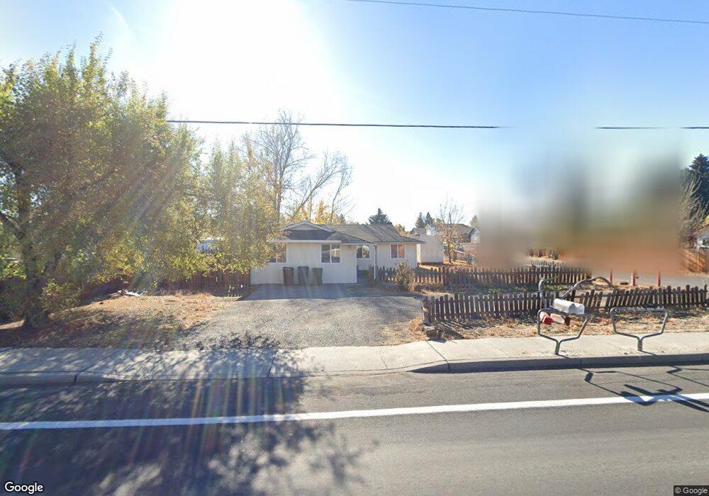 2548 SW Salmon Ave, Redmond, OR 97756 - photo 1