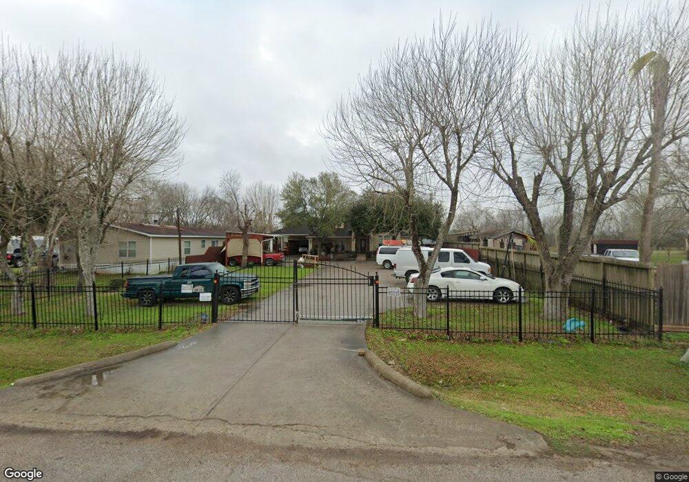 4019 Statesman Dr, Alvin, TX 77511 - photo 1