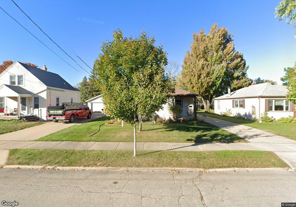 930 W Bell Ave, Appleton, WI 54914 - photo 1