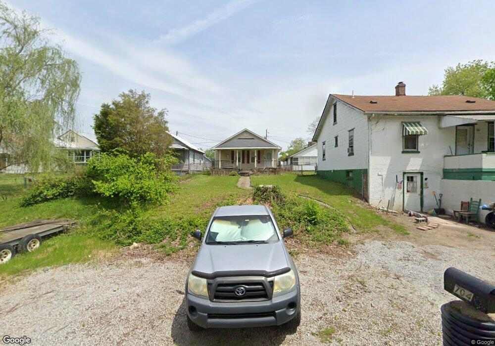 704 W 8th St, New Albany, IN 47150 - photo 1