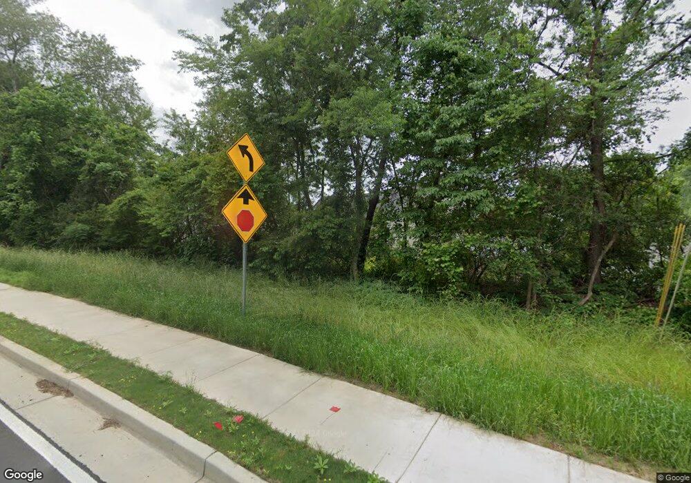 113 W Oaks Place unit 1C, Woodstock, GA 30188 - photo 1