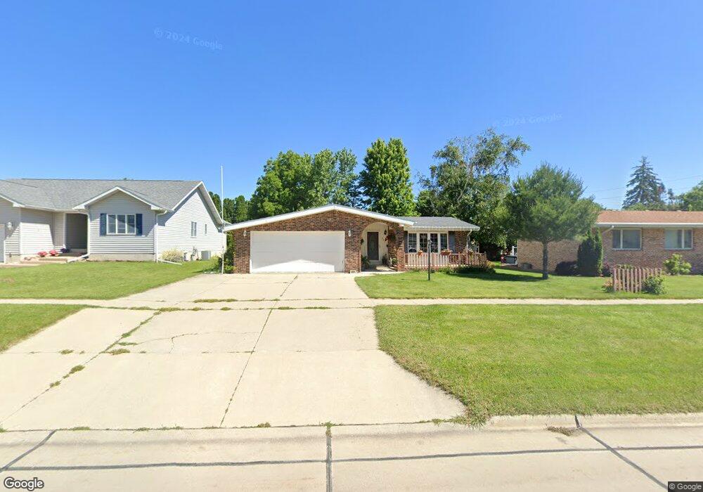 221 2nd Ave NE, Clarion, IA 50525 - photo 1