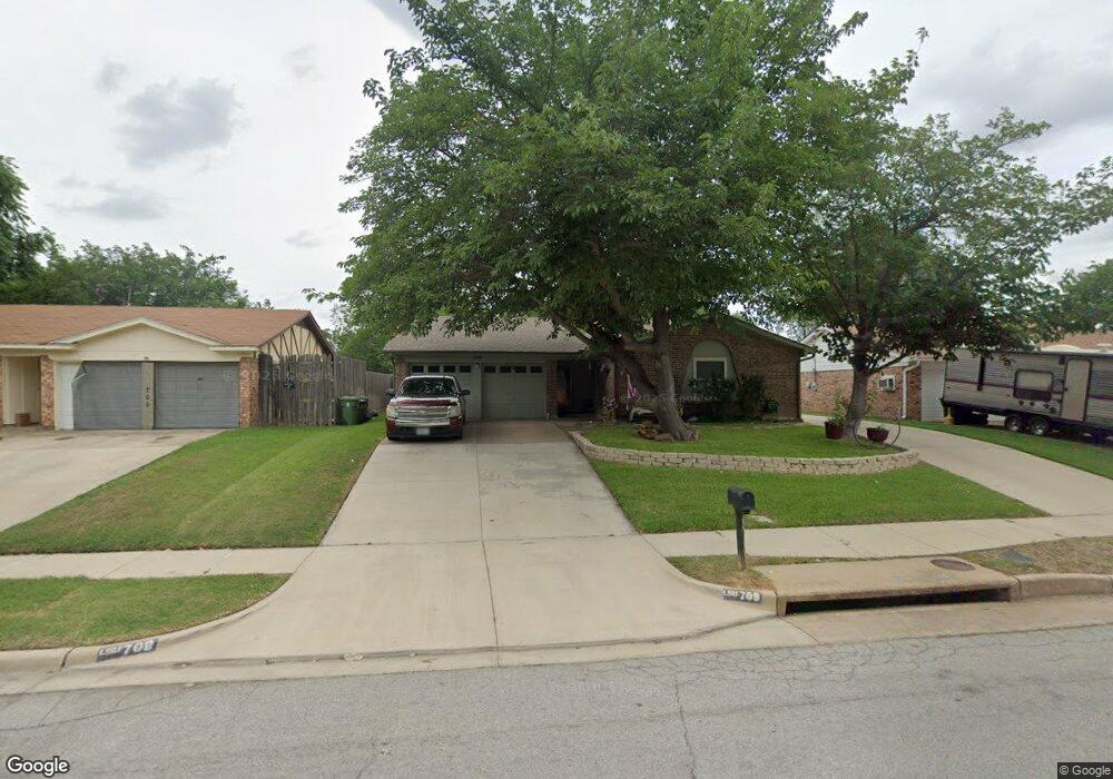 709 Bluebonnet Dr, Hurst, TX 76053 - photo 1