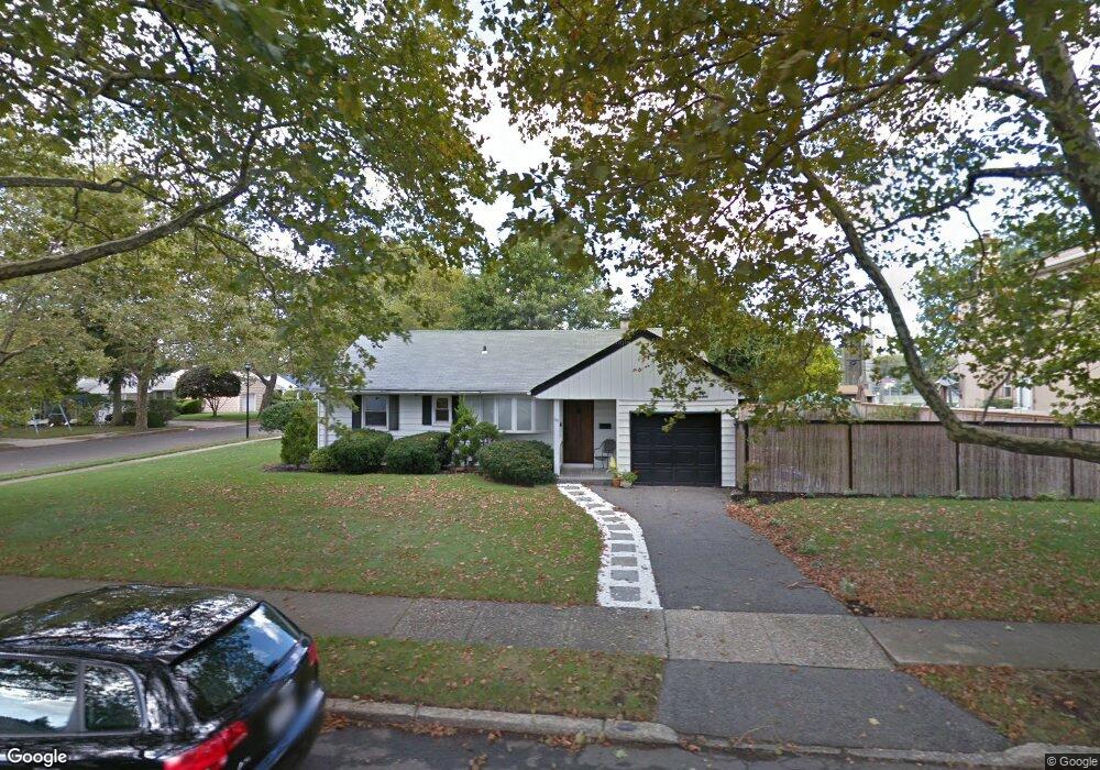 137 Saddle Rock Rd, Valley Stream, NY 11581 - photo 1