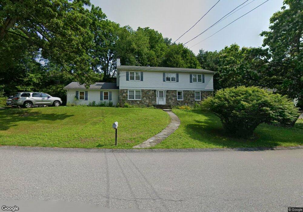 27 Pasture Ln, Poughkeepsie, NY 12603 - photo 1