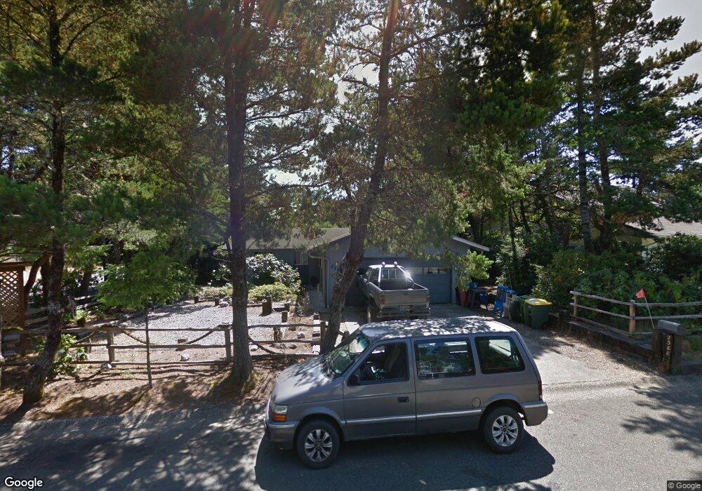 2388 24th St, Florence, OR 97439 - photo 1