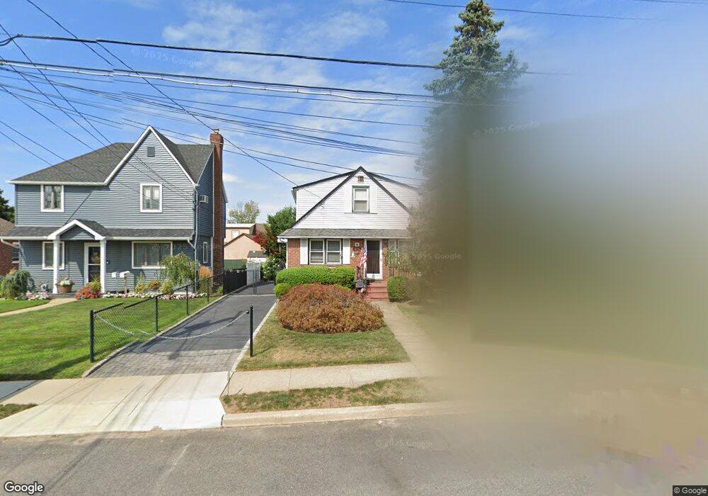 20 Commonwealth St, Franklin Square, NY 11010 - photo 1