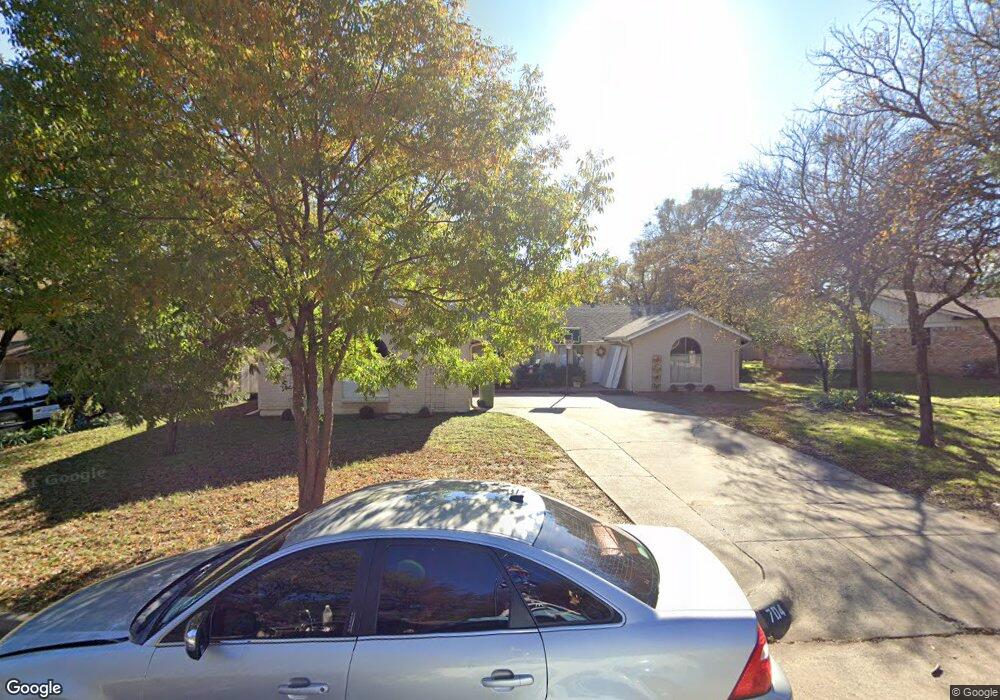 704 Kentwood Cir, Bedford, TX 76021 - photo 1