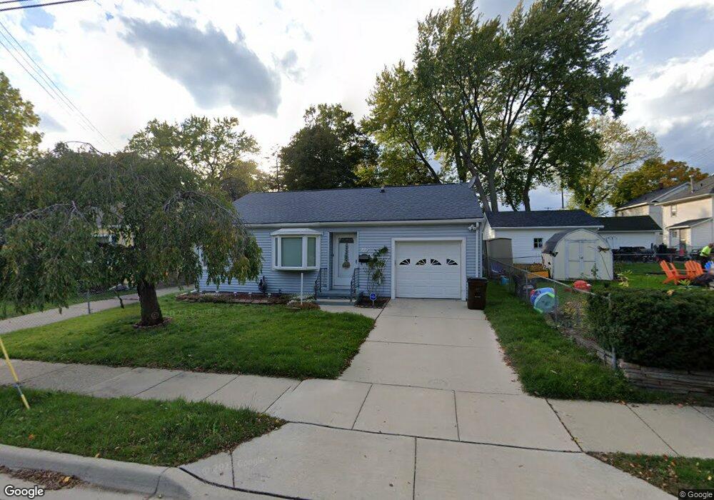 1712 Fletcher St, Lansing, MI 48910 - photo 1