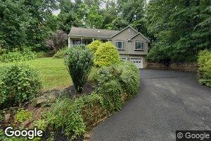 16 Preston Dr, Gillette, NJ 07933