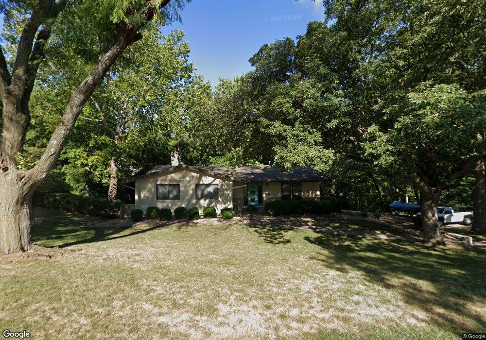 6313 Robinhood Ln, Shawnee, KS 66203 - photo 1