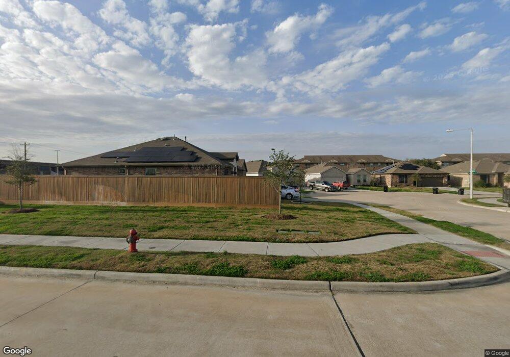 301 Paso Fino Dr, Alvin, TX 77511 - photo 1
