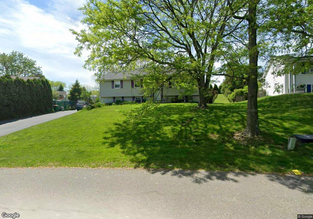 142 Riverview Dr, Fishkill, NY 12524 - photo 1