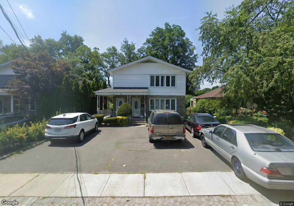 5 Dunes Ln unit 2nd Fl, Port Washington, NY 11050 - photo 1