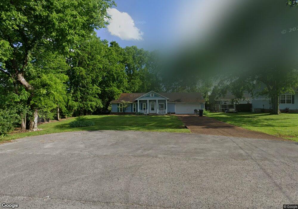 2001 Cobb Dr, Columbia, TN 38401 - photo 1