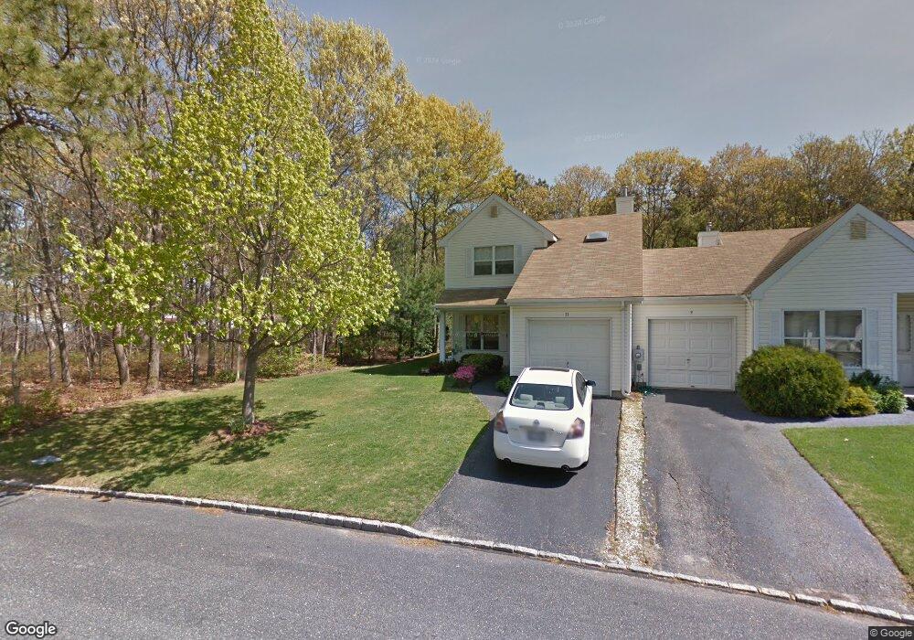 862 Waverly Ave, Holtsville, NY 11742 - photo 1