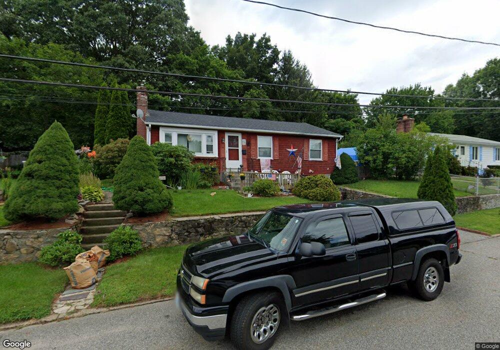 122 Macarthur Rd, Woonsocket, RI 02895 - photo 1