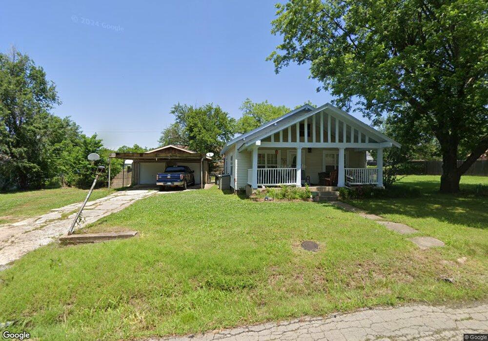 1316 E Moses St, Cushing, OK 74023 - photo 1