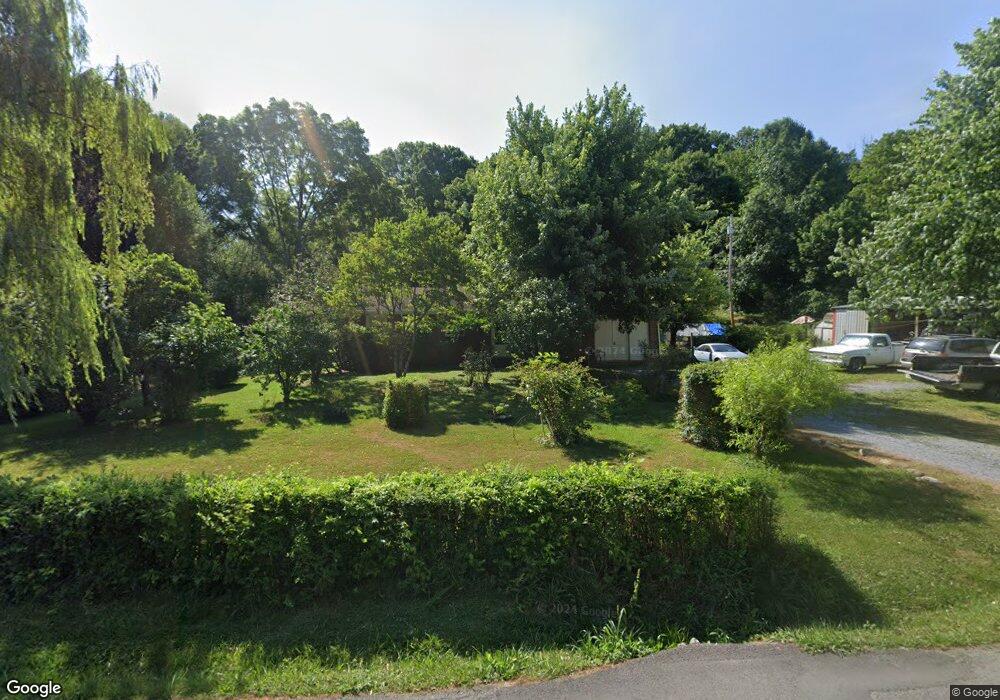 449 Woodlyn Rd, Johnson City, TN 37601 - photo 1