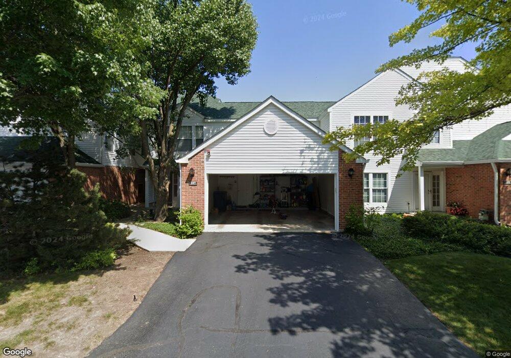 107 Pembroke Cir unit 2D, Lake Bluff, IL 60044 - photo 1