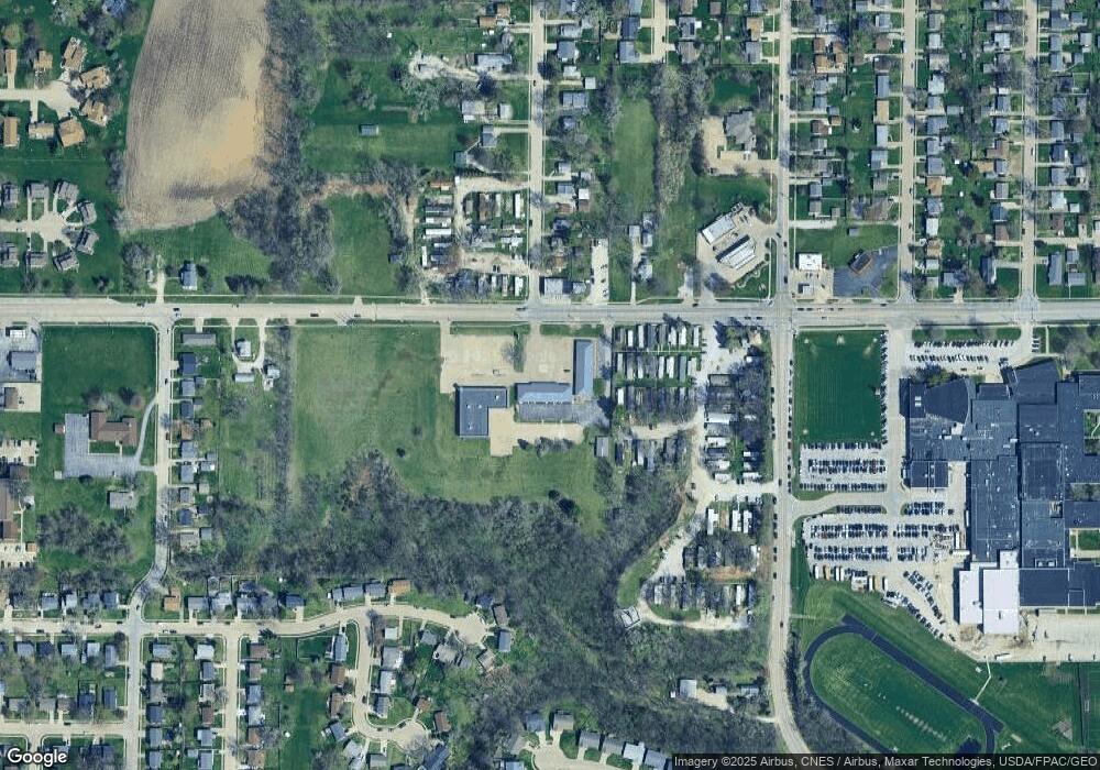 3827 W Locust St, Davenport, IA 52804 - photo 1