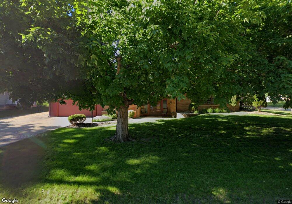 1517 W 12th St, Cedar Falls, IA 50613 - photo 1