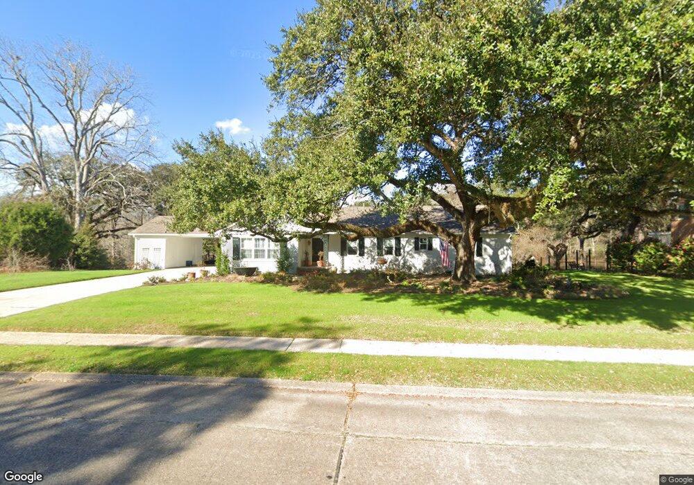 202 Edgewater Dr, New Iberia, LA 70563 - photo 1