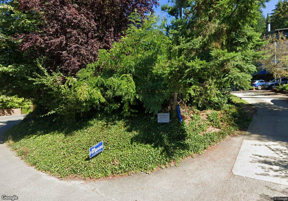 5714 W Mercer Way, Mercer Island, WA 98040 - photo 1