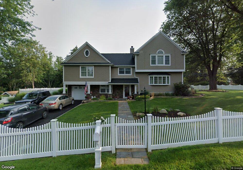 340 Smith Rd, Yorktown Heights, NY 10598 - photo 1