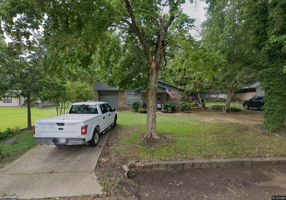 304 E Trice St, Hugo, OK 74743 - photo 1