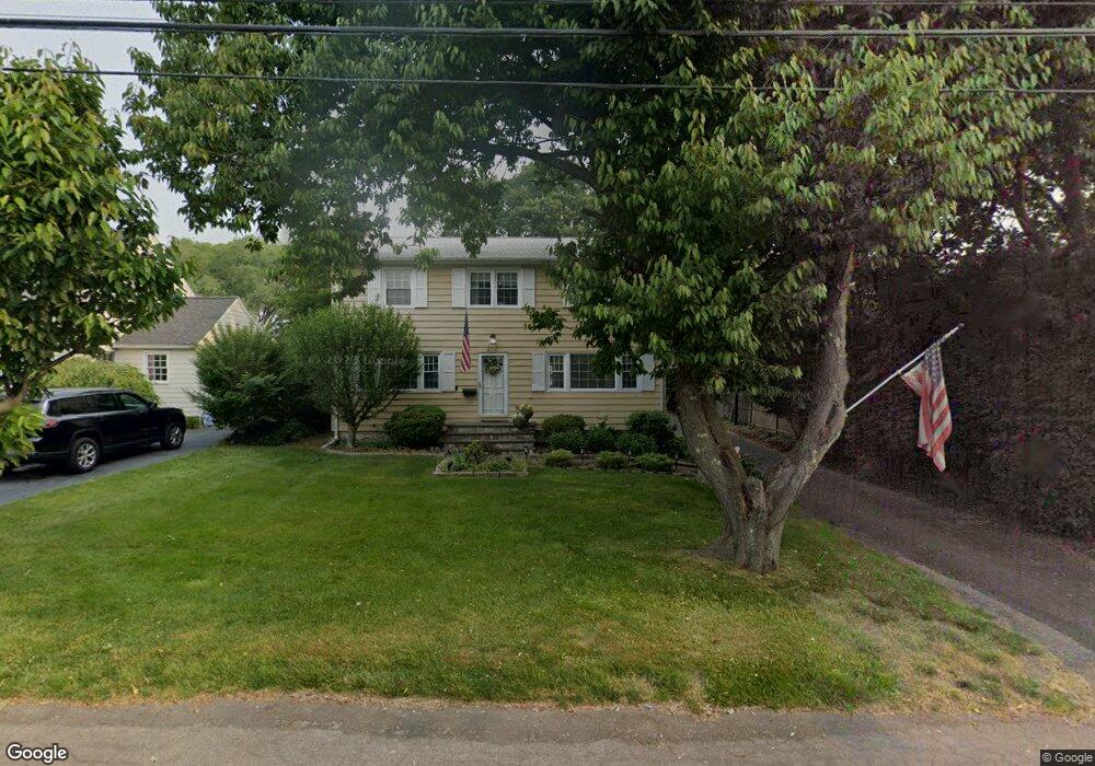 200 Old Spring Rd, Fairfield, CT 06824 - photo 1