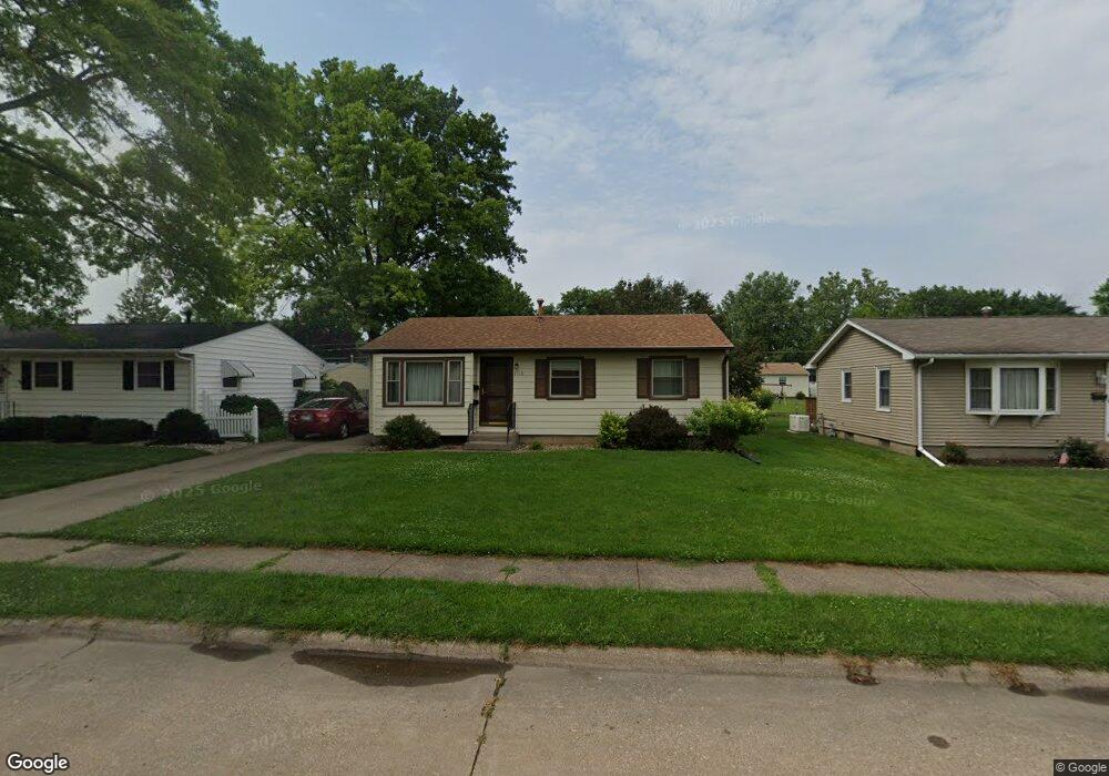 2110 W 34th St, Davenport, IA 52806 - photo 1