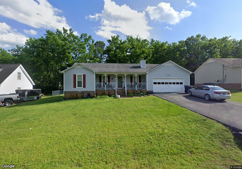 2015 Windsor Dr, Columbia, TN 38401 - photo 1