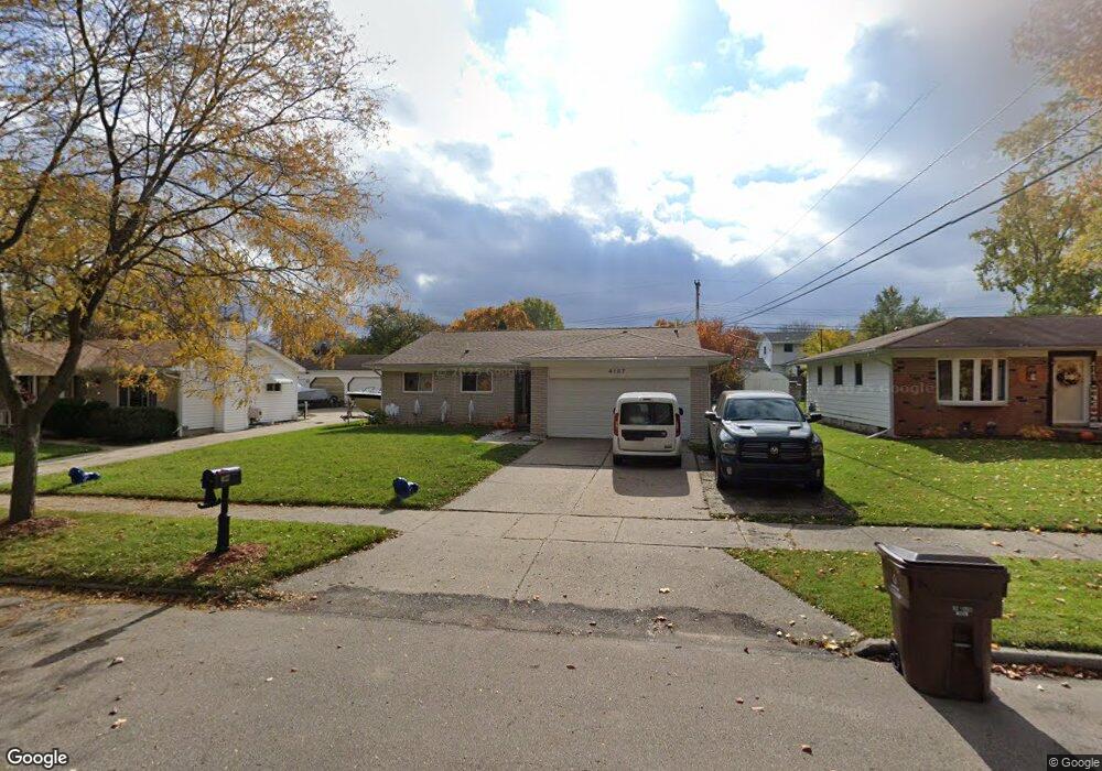 4137 Woodcreek Ln, Lansing, MI 48911 - photo 1