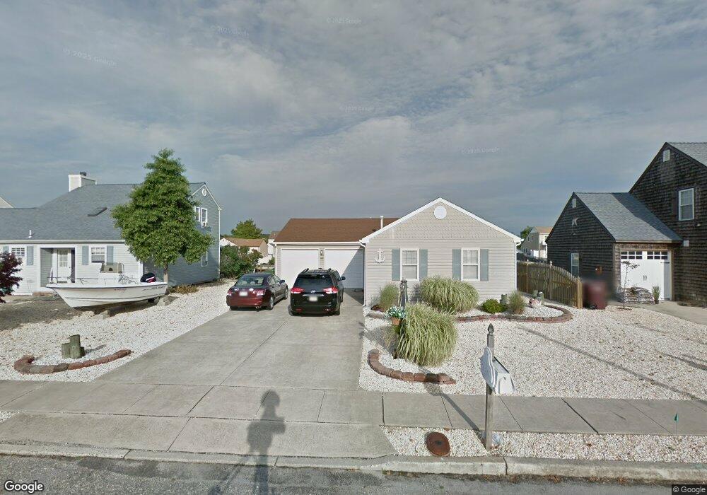 90 Wind Jammer Ct, Bayville, NJ 08721 - photo 1