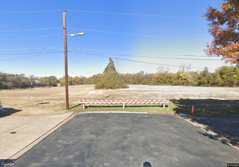 531 Holly Hill Dr, Hurst, TX 76053 - photo 1