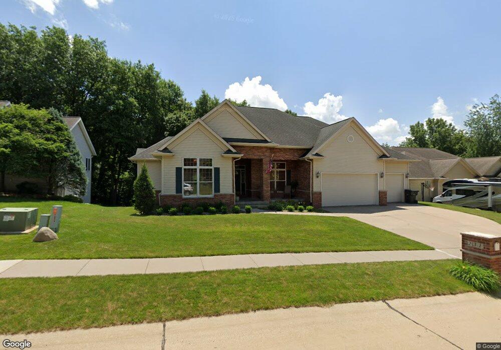 231 McKinsie Ct NE, Cedar Rapids, IA 52402 - photo 1