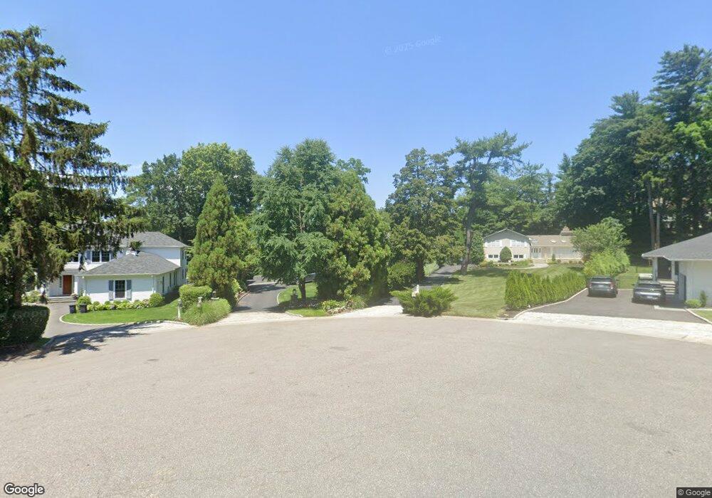 37 Elm Sea Ln, Manhasset, NY 11030 - photo 1