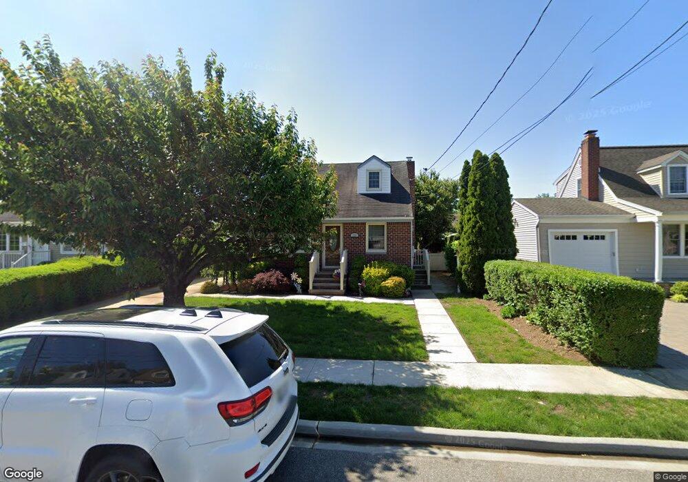 239 Dow Ave, Mineola, NY 11501 - photo 1