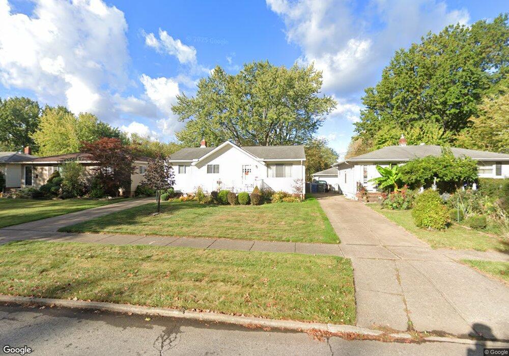 212 Erieview Blvd, Sheffield Lake, OH 44054 - photo 1