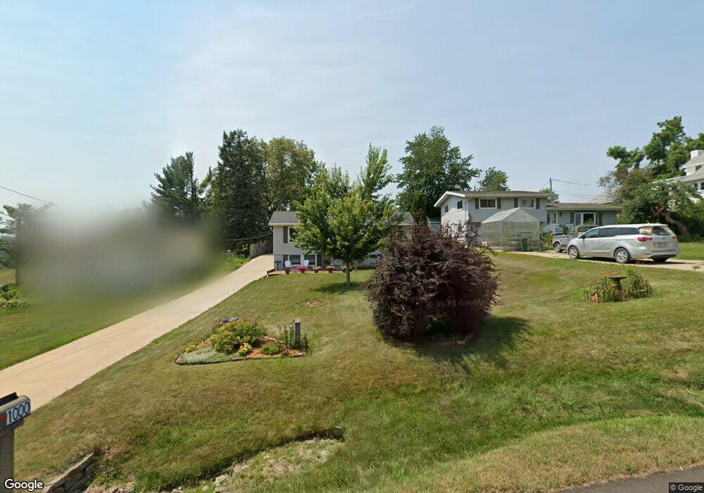 1000 19th St NW, Cedar Rapids, IA 52405 - photo 1