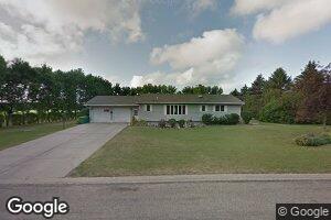 412 E 5th St, Larimore, ND 58251