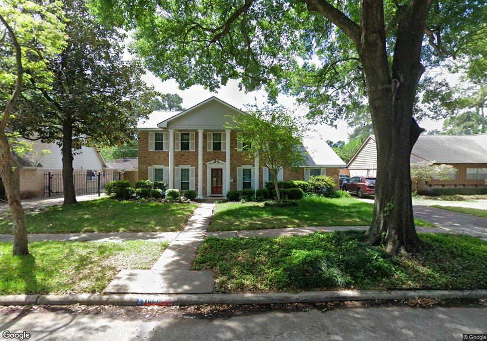 1017 Cheshire Ln, Houston, TX 77018 - photo 1