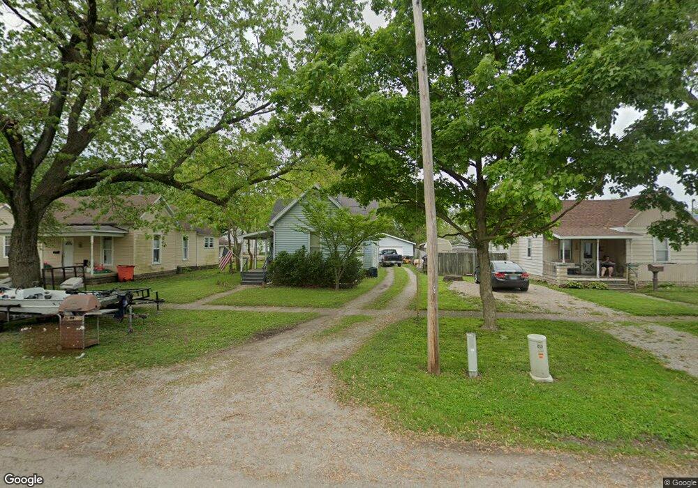 409 N 30th St, Mattoon, IL 61938 - photo 1