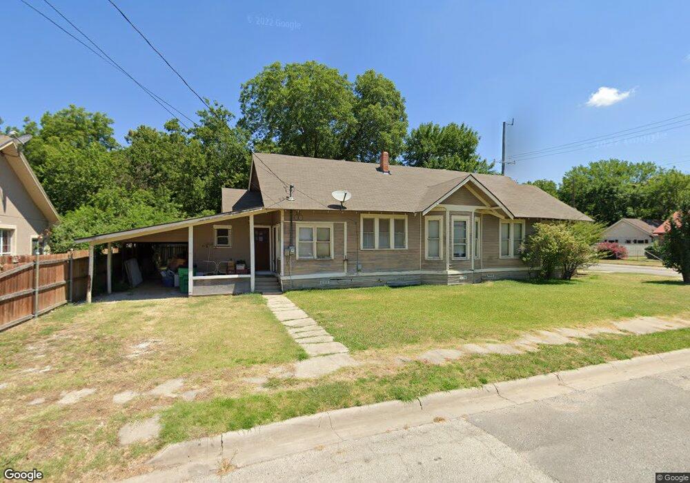 501 N Dixon St, Gainesville, TX 76240 - photo 1
