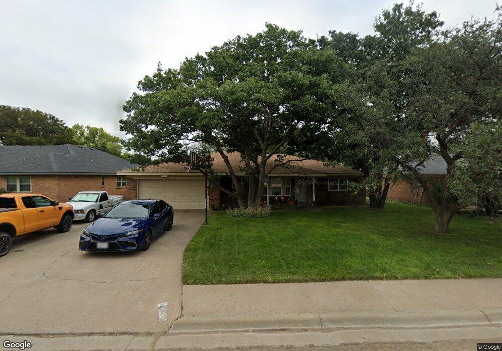 624 Forrest Dr, Dumas, TX 79029 - photo 1