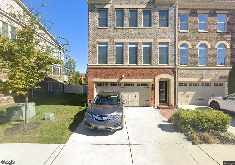 2356 Chadlington Rd, Falls Church, VA 22043 - photo 1