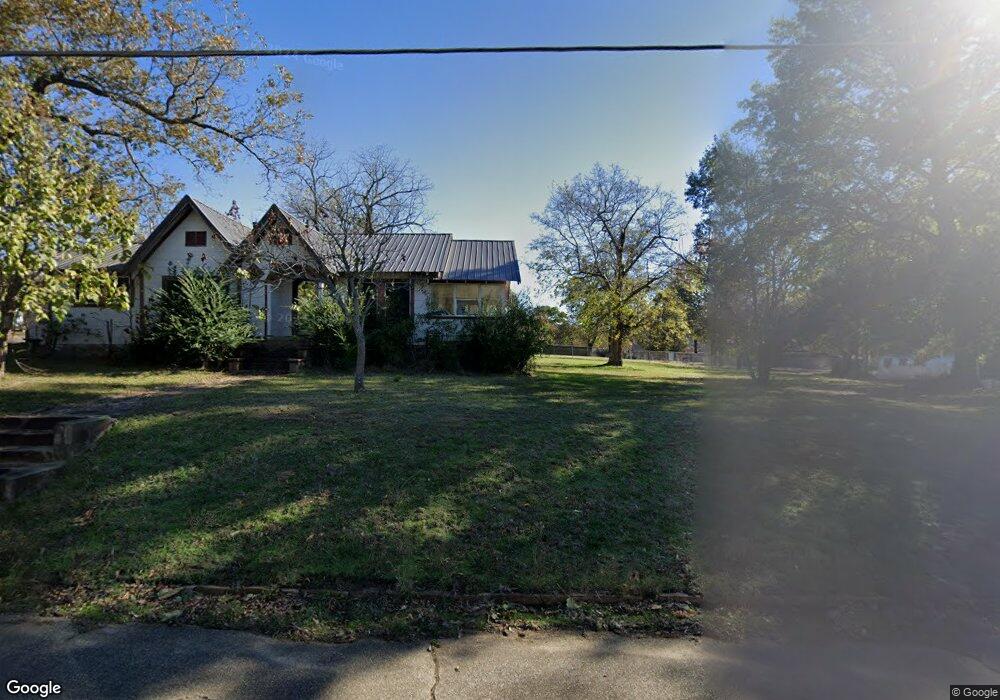 811 S 3rd St, Hugo, OK 74743 - photo 1